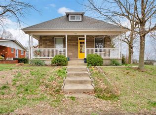 904 Bluffside Rd, Columbia, IL 62236