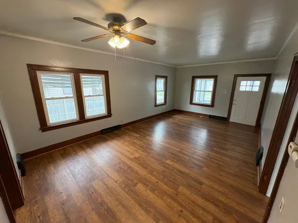 717 Kern St, Waterloo, IA 50703