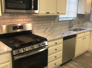 1055 Colonial Rd, Memphis, TN 38117