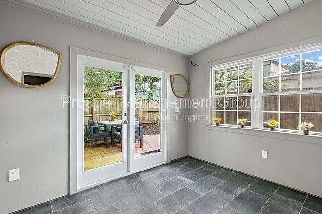 201 Nassau St — Photo 18