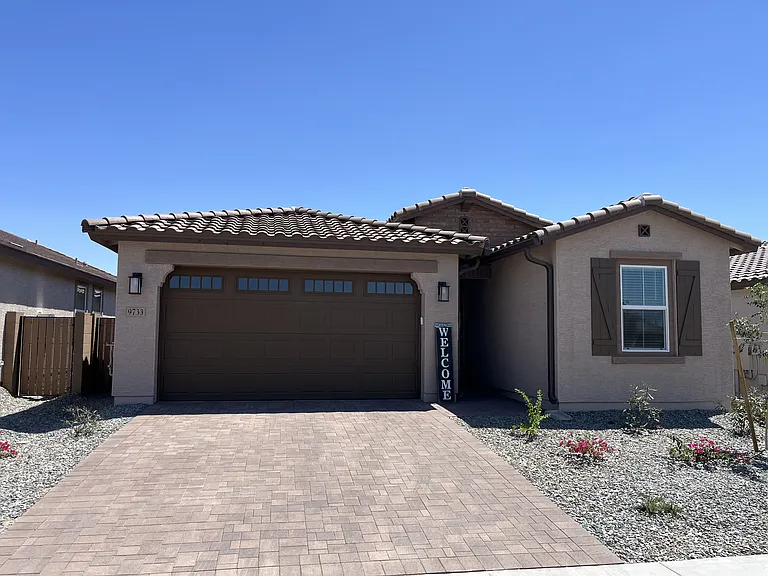 9733 W Flower St — Photo 11