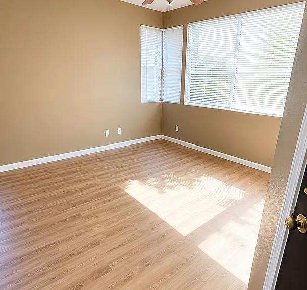 Hartford Square Apartments — Photo 8