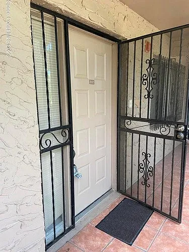 1540 Riverside Dr Photo 1