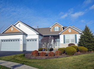 12704 Sycamore Ct, Huntley, IL