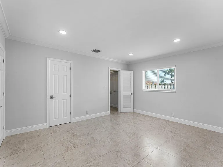 1525 SE 6th St — Photo 27