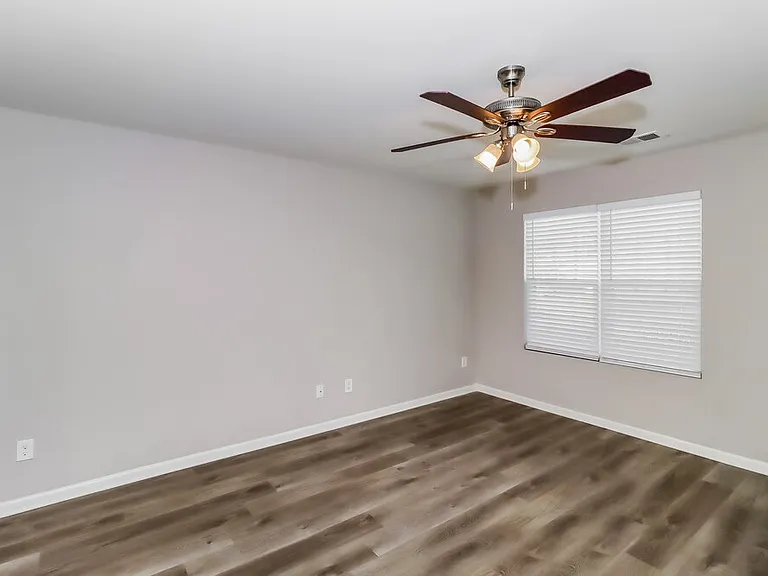 7413 Hidden Creek Dr — Photo 8