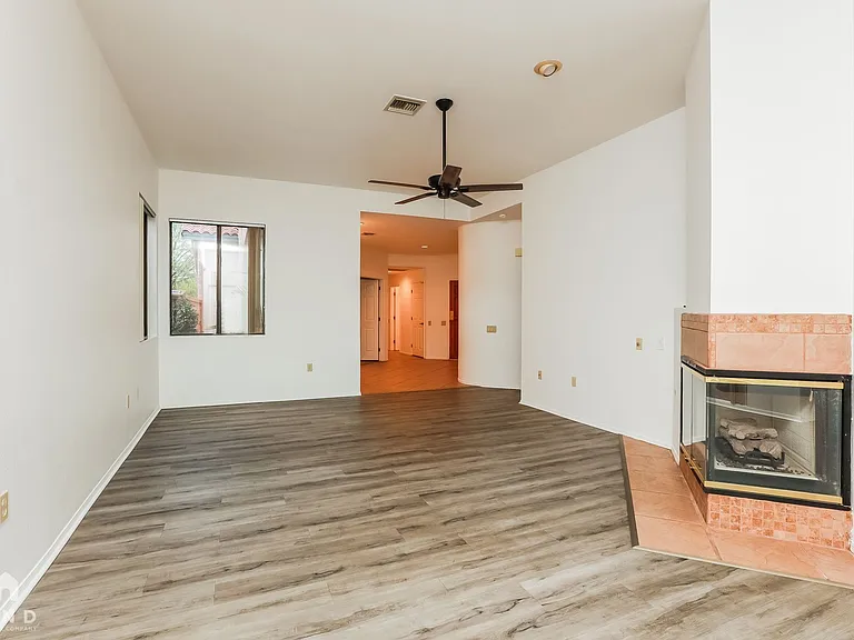 1606 W Calle Del Ducado — Photo 7