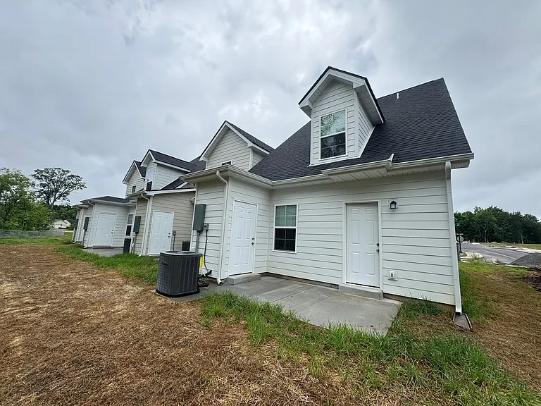 209 Mountaindale Dr — Photo 24