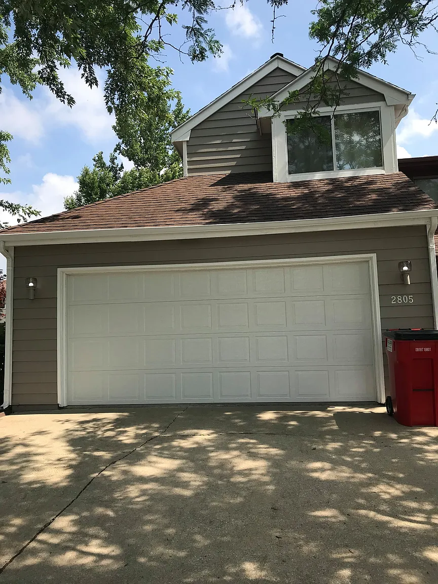 2805 Heritage Dr photo 1