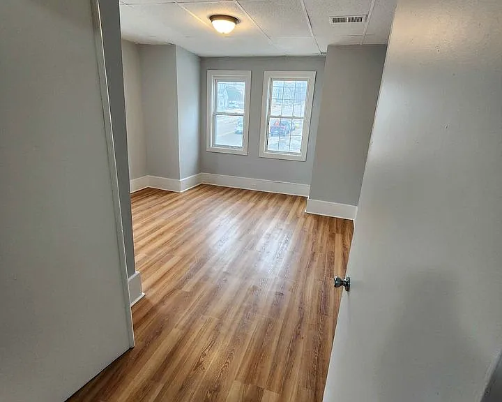 540 Hall St #2 — Photo 6