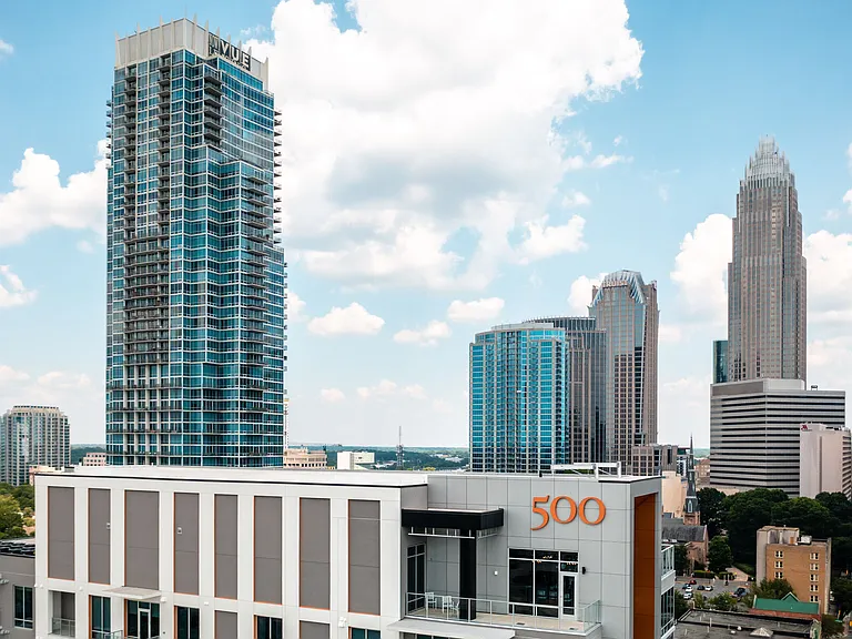500 West Trade — Photo 26