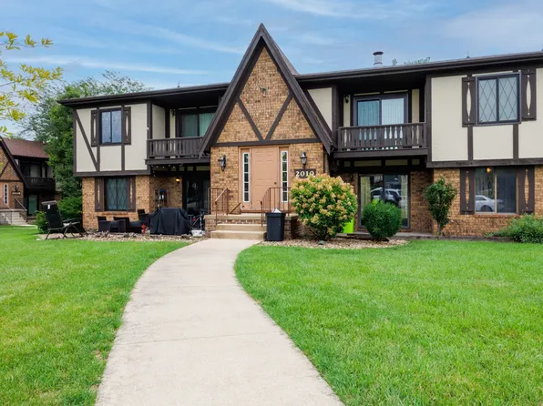 2010 Tracy Dr APT 1, Bloomington, IL 61704