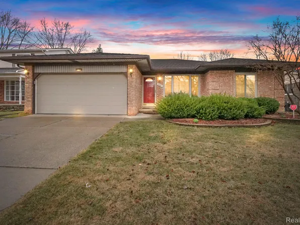 1601 Lakewood Dr, Troy, MI 48083