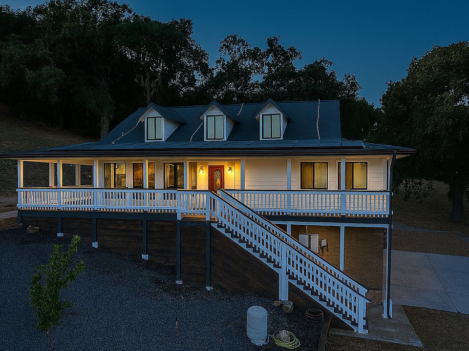 Dusk shot before beams were painted - they are white now.