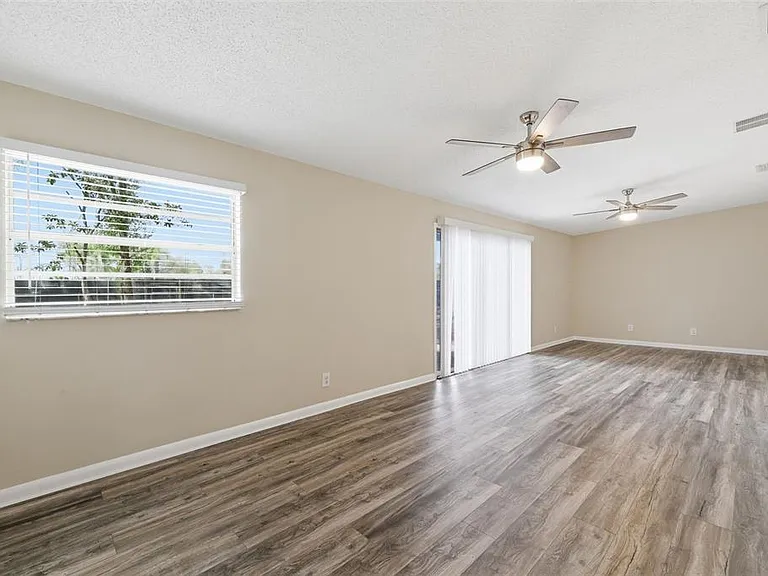 2327 W Knollwood Pl — Photo 32