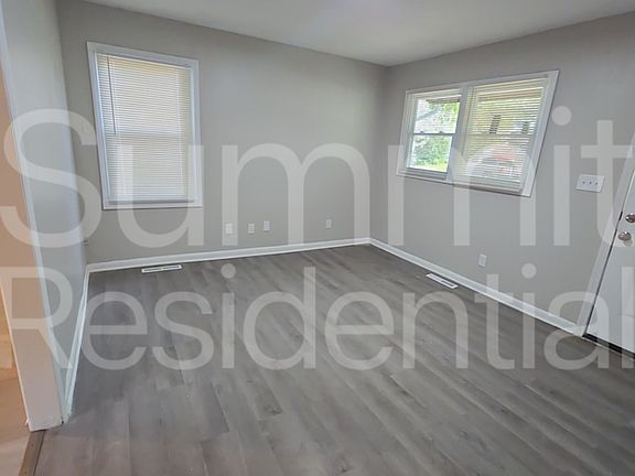 4th image of 5700 E 40th St