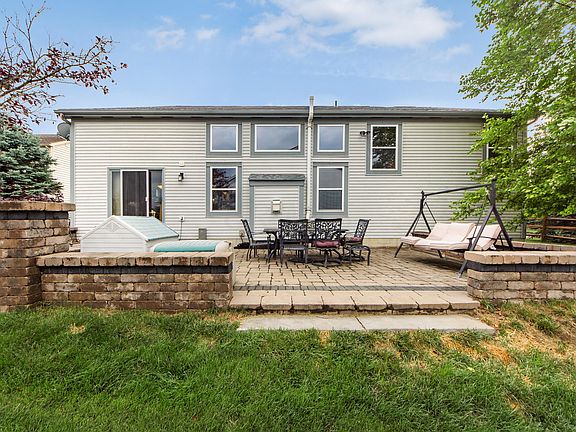 4th image of 6283 Beaumont Sq