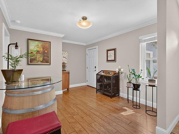 3rd image of 294 Nadine St