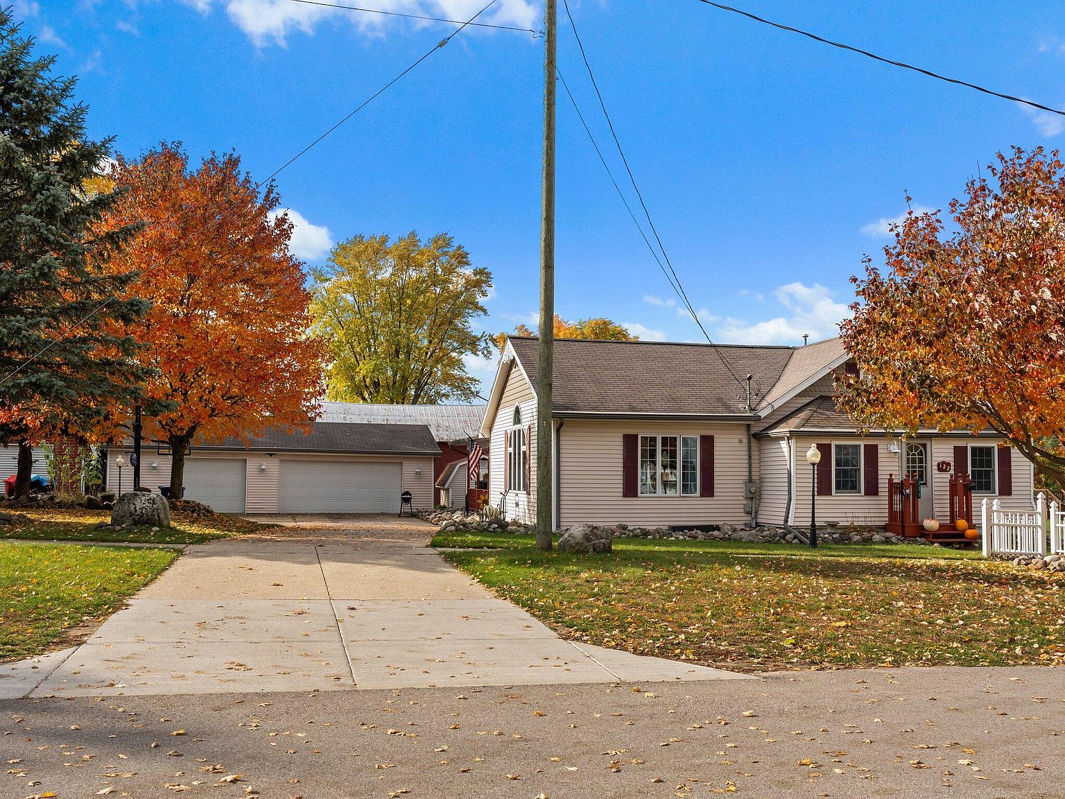 122 S Sabina St, Mc Bain, MI 49657 MLS 23140151 Zillow