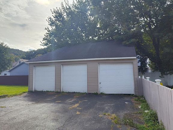 3rd image of 439 Liberty St