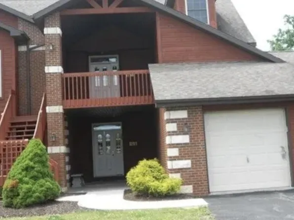 180 Country Club Dr, Hazleton, PA 18202