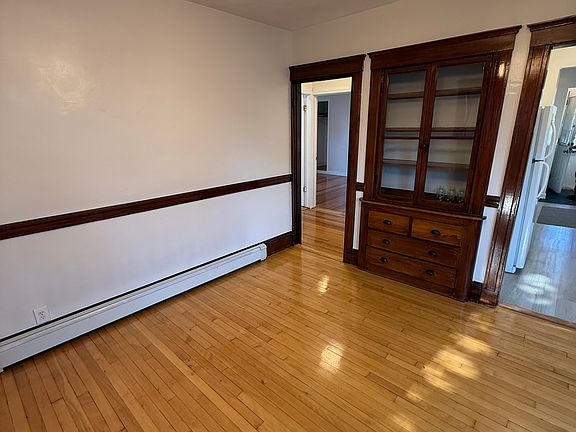 4th image of 164 White St #A