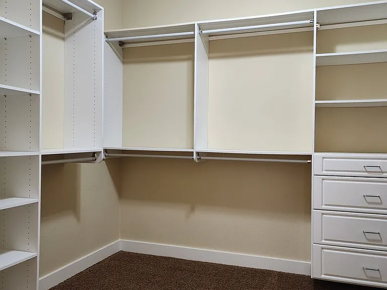 3819 Cameron Dr NE — Photo 34