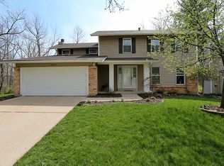 12104 Foxpoint Dr, Maryland Heights, MO