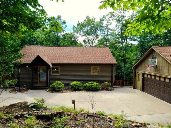 386 Arbor Dr, Lakemont, GA 30552