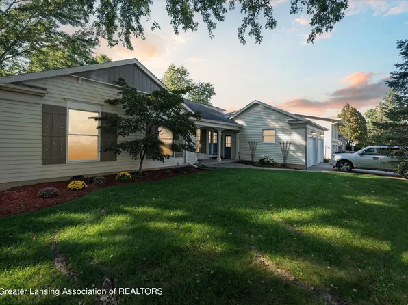 2918 Stoneleigh Dr, Lansing, MI 48910