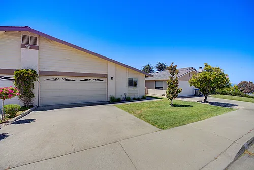 709 Shamrock Ln Photo 1