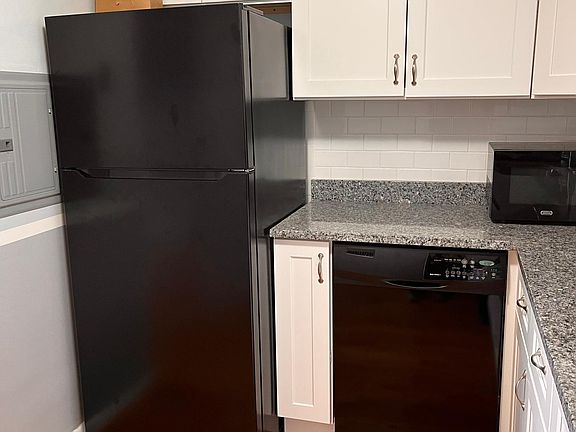 2nd image of 274 Washington St #53
