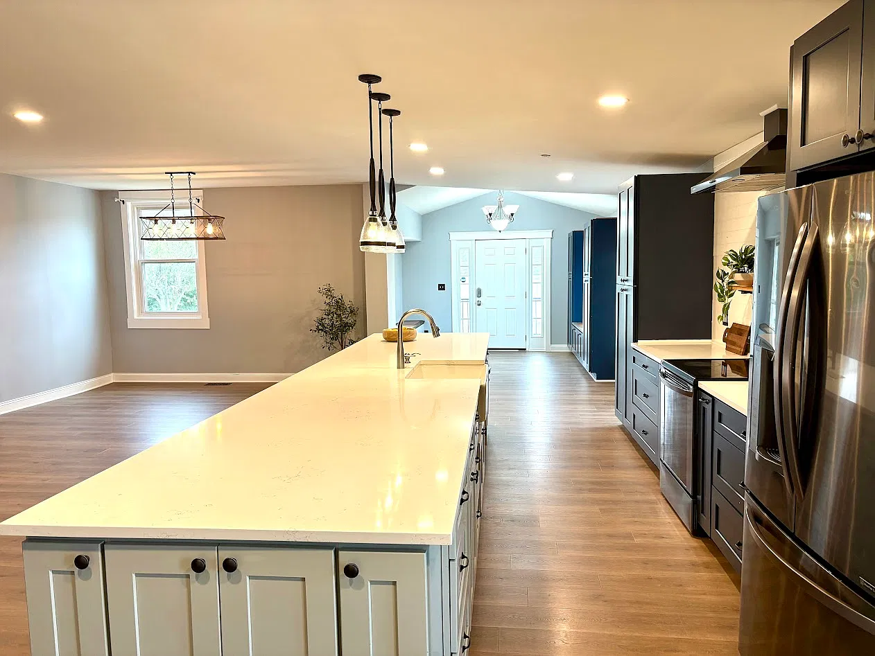 3 bed, 2.5 bath, 2500 sqft, $3,095 — Photo 4