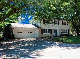 1044 Glendale Park Dr, Hampton, IA 50441