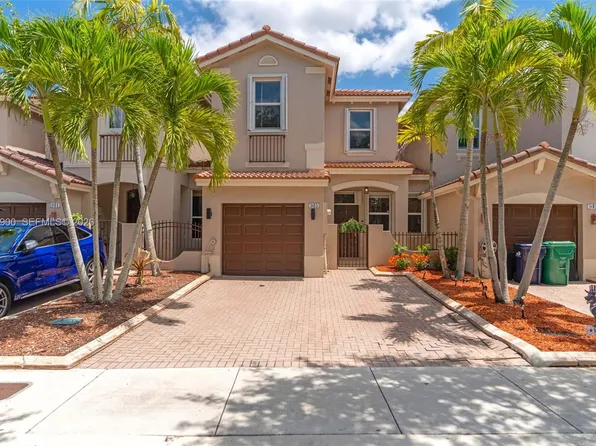 945 SW 154th Ct, Miami, FL 33194