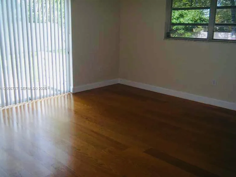 6790 SW 10th Ct — Photo 7