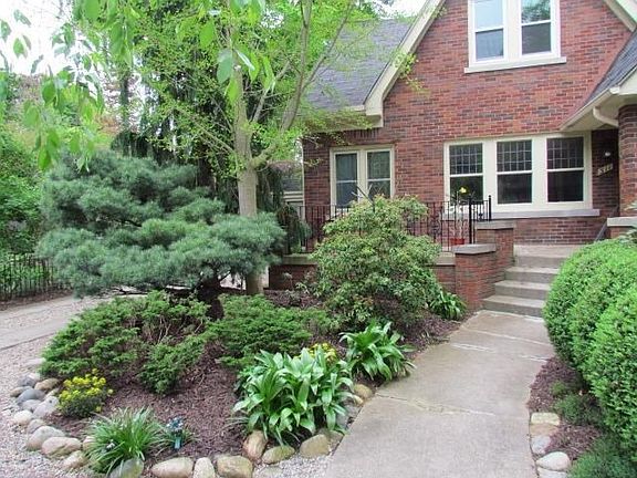 3rd image of 511 Fairview Cir