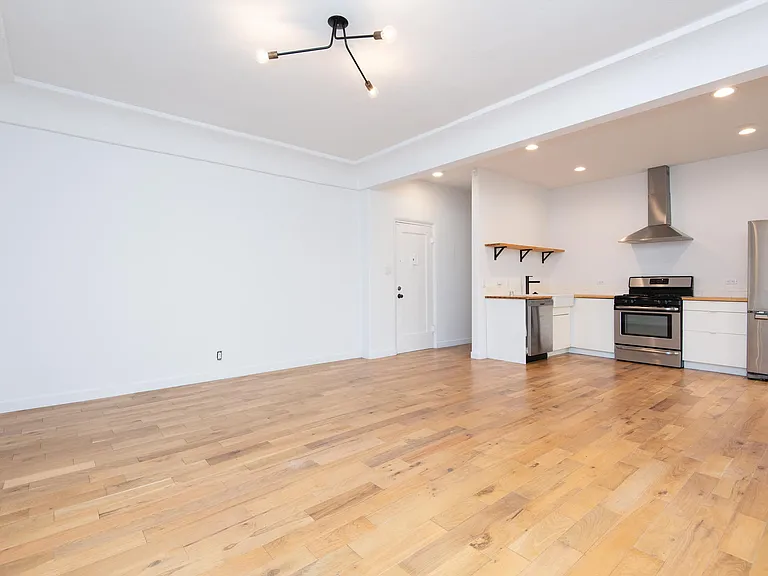 409 N Genesee Ave #3 — Photo 5