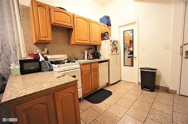 Rented by Citi Habitats | media 12