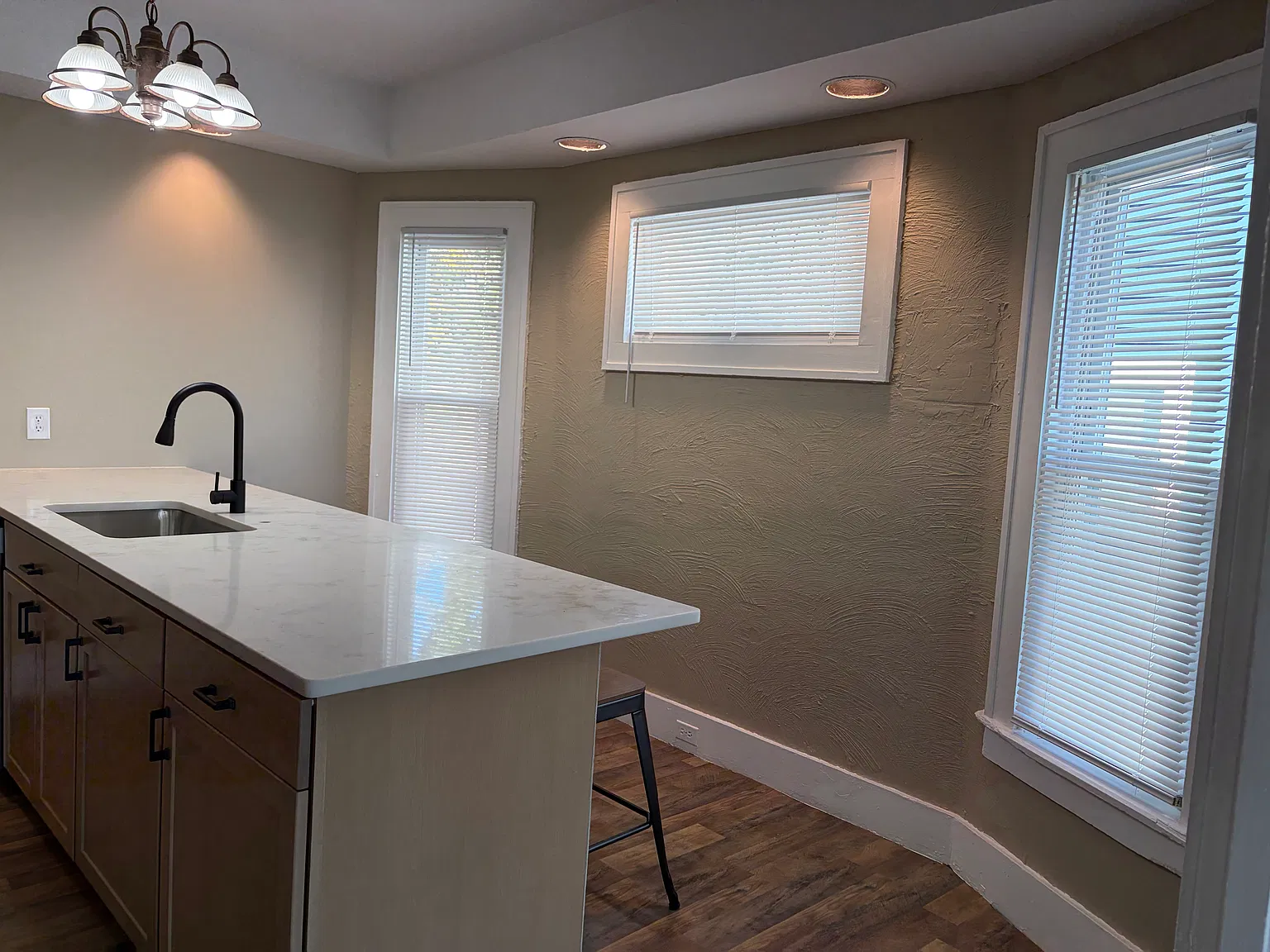 2 bed, 1.5 bath, 1132 sqft, $1,850 — Photo 4