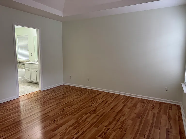 136 Madelia Pl — Photo 23