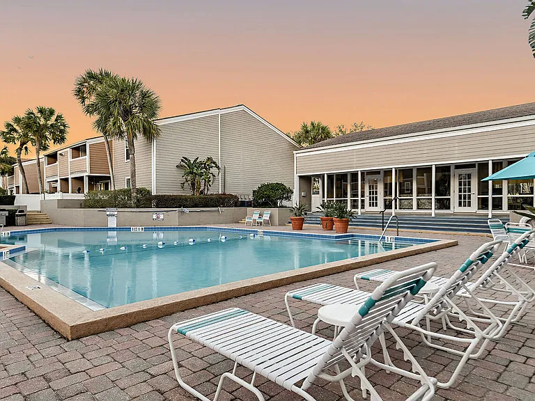 Woodlake Villas — Photo 30