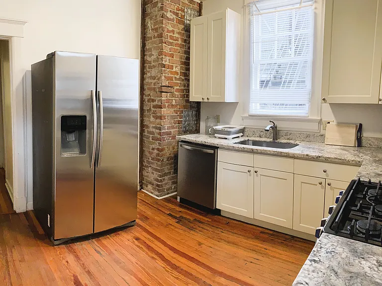 1031 Broadway St #1031 — Photo 6