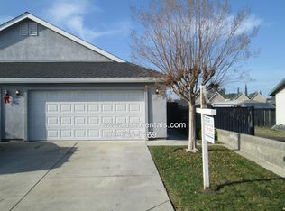 433 N Walnut Ave, Manteca, CA 95336