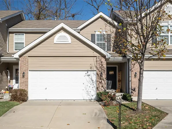34 Loris Ln, Saint Charles, MO 63303