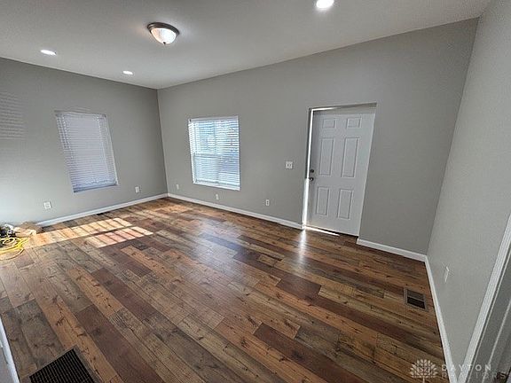 5th image of 55 Pomeroy Ave