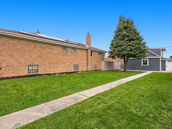 3rd image of 6007 S Monitor Ave