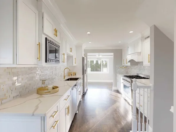 43 6th St, Cresskill, NJ 07626
