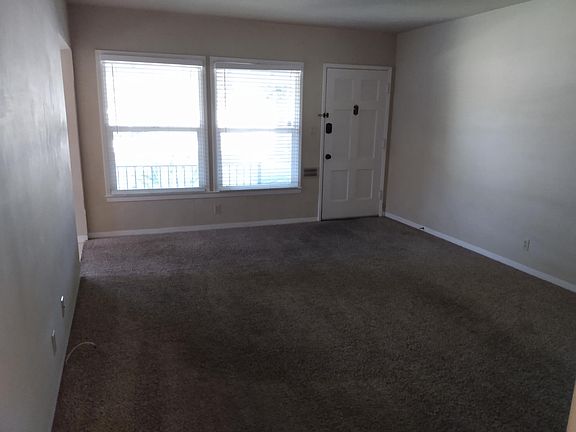 4th image of 212 E Yale Ave #212