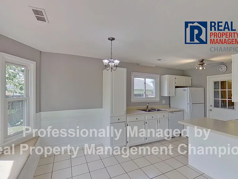 95 Eastgate Dr — Photo 5